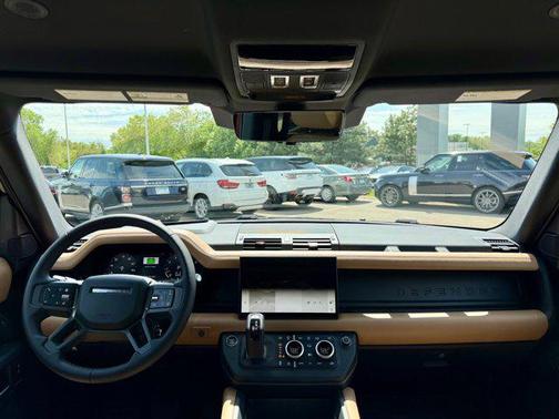2025 Land Rover Defender 130 P400 X-Dynamic SE