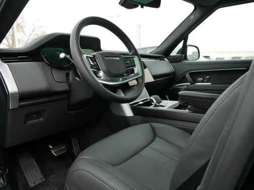 2025 Land Rover Range Rover P400 SE