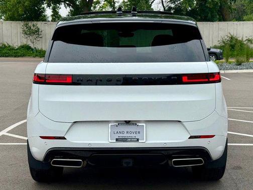 2025 Land Rover Range Rover Sport SE