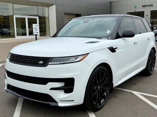 2025 Land Rover Range Rover Sport SE