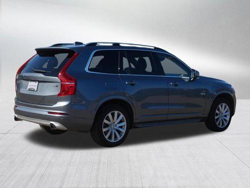 2018 Volvo XC90 T5 Momentum