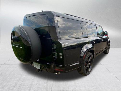 2025 Land Rover Defender 130 P400 X