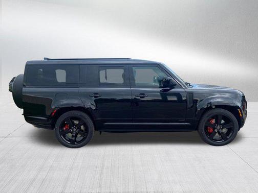 2025 Land Rover Defender 130 P400 X