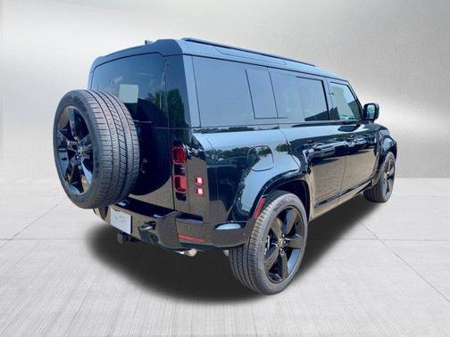 2025 Land Rover Defender 110 P400 X-Dynamic SE