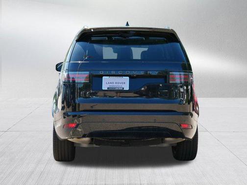 2024 Land Rover Discovery P300 Dynamic SE