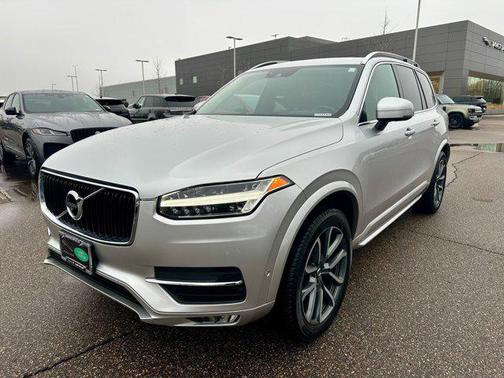 2018 Volvo XC90 T6 Momentum