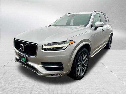 2018 Volvo XC90 T6 Momentum