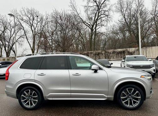 2018 Volvo XC90 T6 Momentum