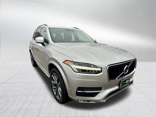 2018 Volvo XC90 T6 Momentum