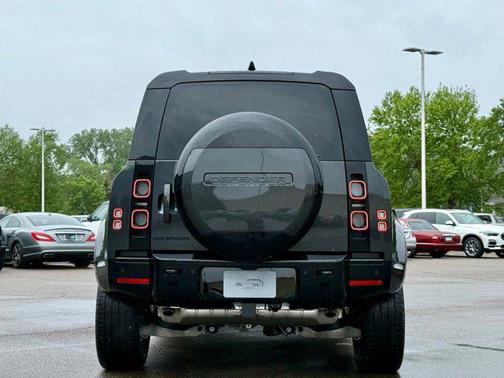 2025 Land Rover Defender 110 P400 X