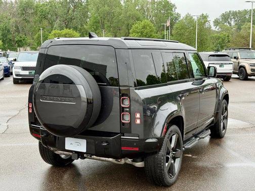 2025 Land Rover Defender 110 P400 X
