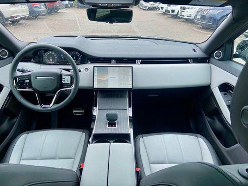 2026 Land Rover Range Rover Evoque Dynamic SE