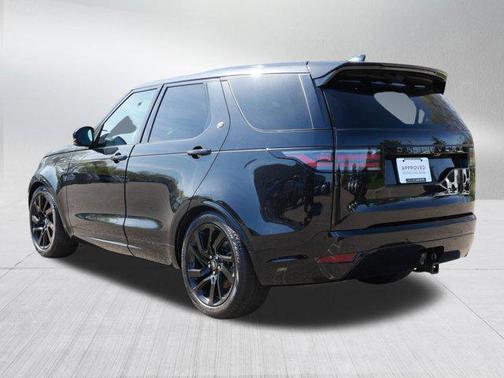 Santorini Black Metallic 2024 Land Rover Discovery P300 Dynamic SE