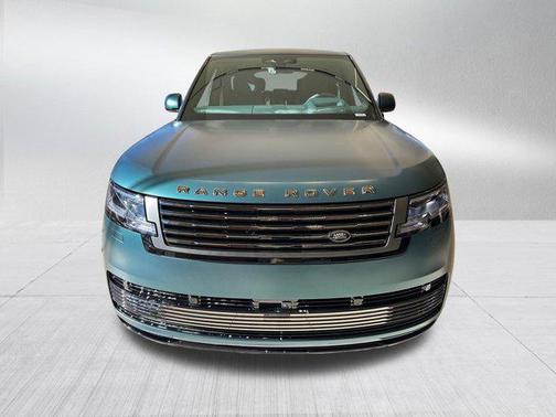 2025 Land Rover Range Rover P615 SV