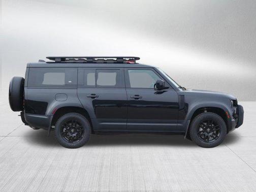 2023 Land Rover Defender 130 SE