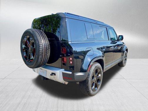 2025 Land Rover Defender 110 P400 S