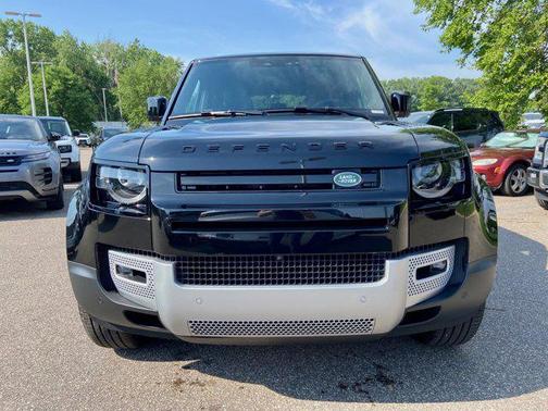 2025 Land Rover Defender 110 P400 S