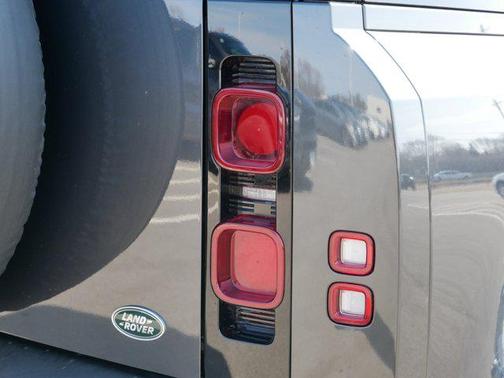 2022 Land Rover Defender 90 X-Dynamic S