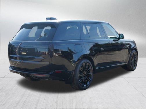 2025 Land Rover Range Rover P530 SE 7 Seat