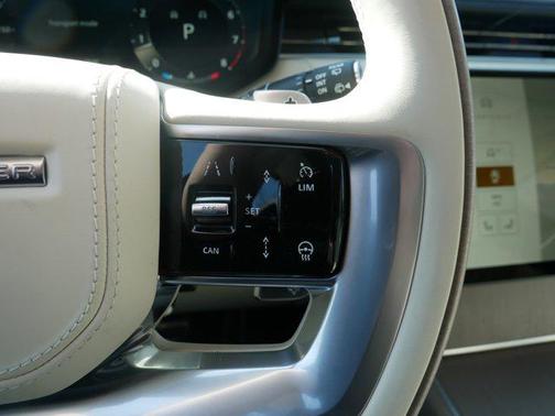 2025 Land Rover Range Rover P530 SE 7 Seat