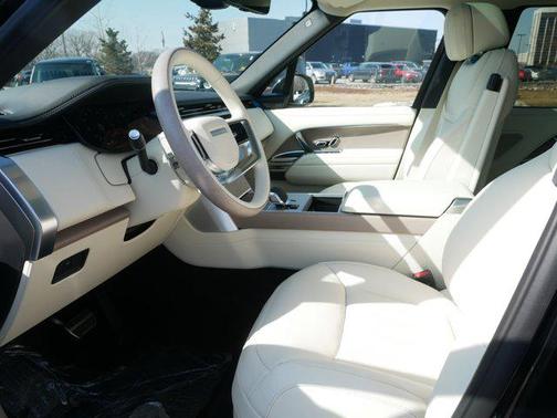 2025 Land Rover Range Rover P530 SE 7 Seat