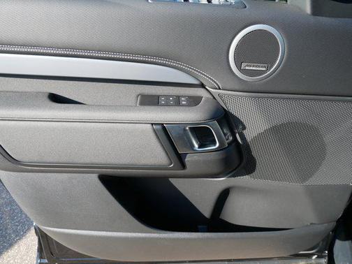 2026 Land Rover Discovery Gemini Edition