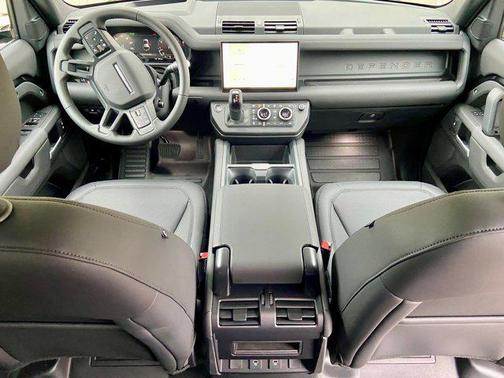 2025 Land Rover Defender 110 P300