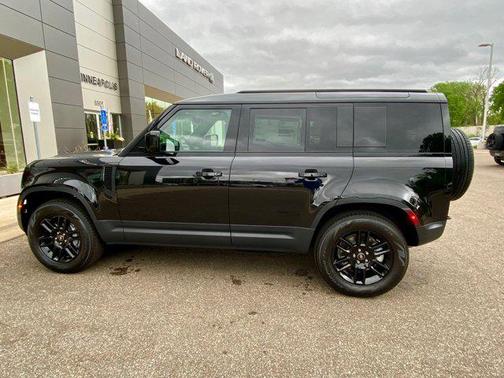2025 Land Rover Defender 110 P300