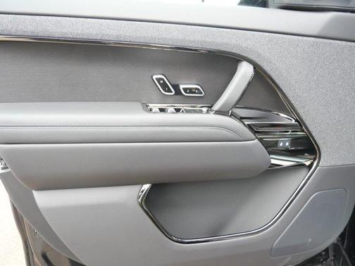 2026 Land Rover Range Rover Sport SE