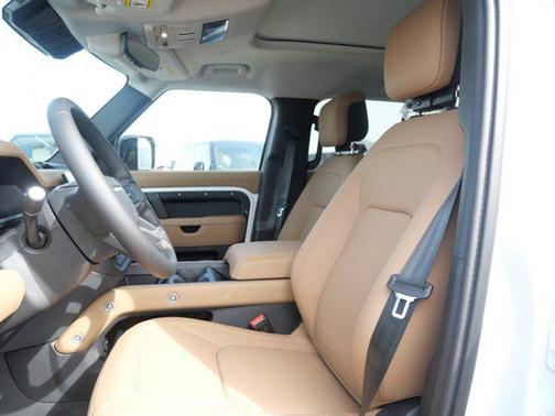 Fuji White 2026 Land Rover Defender P400 X-Dynamic SE