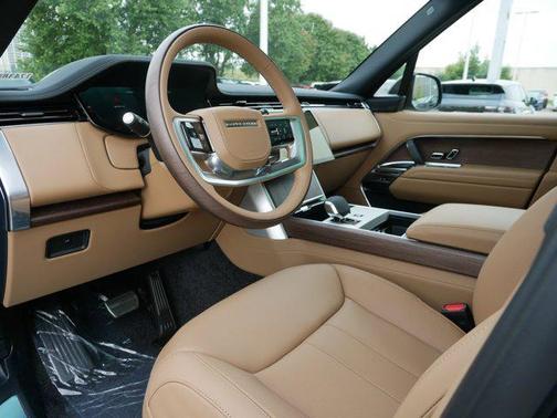 2025 Land Rover Range Rover P530 SE 7 Seat