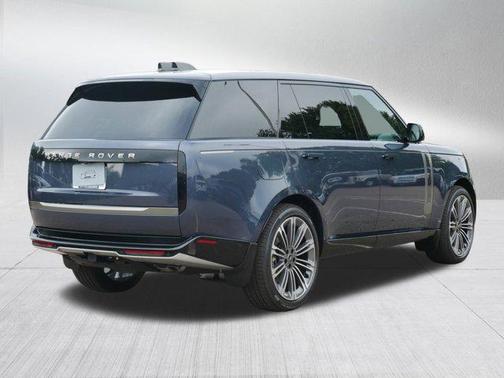 2025 Land Rover Range Rover P530 SE 7 Seat