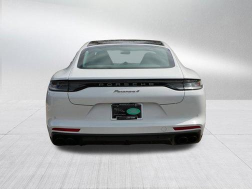 2022 Porsche Panamera 4 Platinum Edition