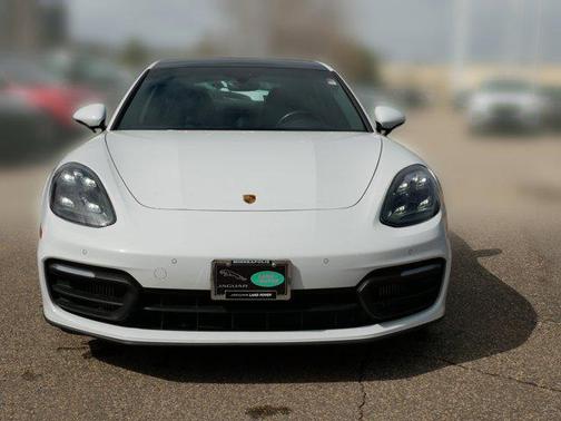 2022 Porsche Panamera 4 Platinum Edition