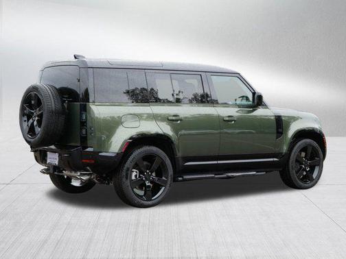 2026 Land Rover Defender X-Dynamic SE