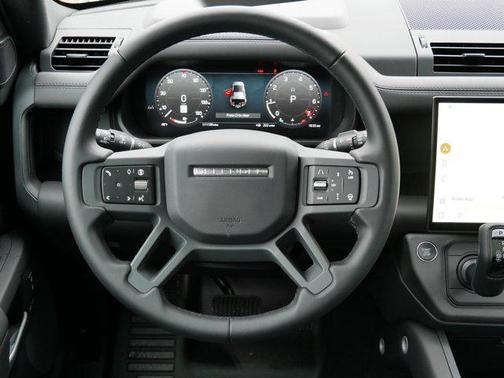 2026 Land Rover Defender X-Dynamic SE
