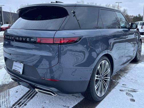 2026 Land Rover Range Rover Sport SE