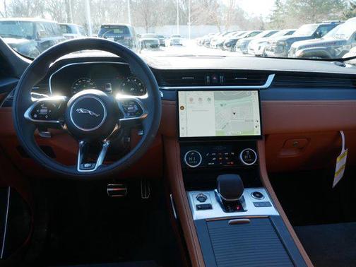 2025 Jaguar F-PACE SVR P550 AWD Automatic