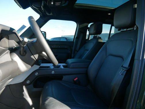 2026 Land Rover Defender P400 X-Dynamic SE