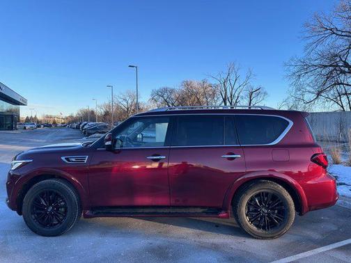 2022 INFINITI QX80 Luxe