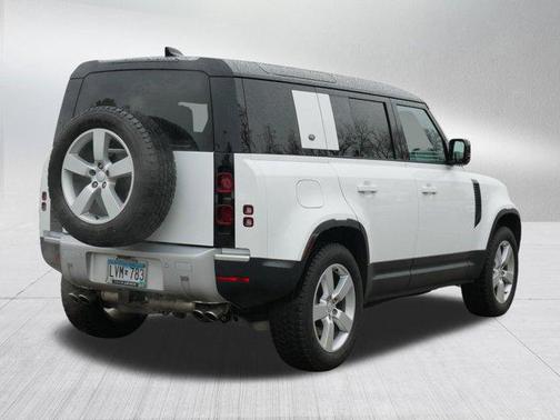 2024 Land Rover Defender 110 P500 SE