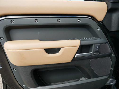 2025 Land Rover Defender 110 P500 X-Dynamic SE