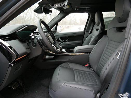 2025 Land Rover Range Rover Sport P635 SV Edition Two
