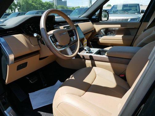 2025 Land Rover Range Rover P530 SE 7 Seat