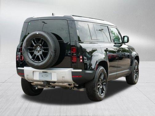 2025 Land Rover Defender 110 P400 S