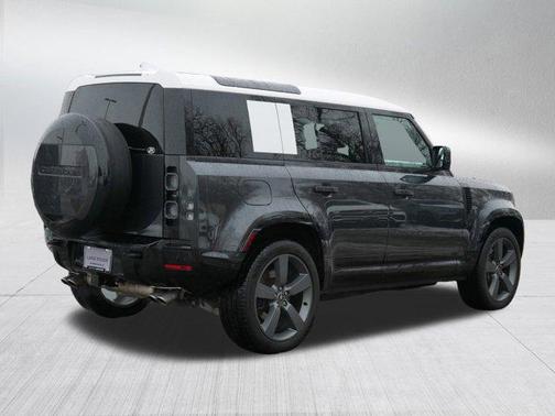 2025 Land Rover Defender 110 V8