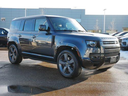 2025 Land Rover Defender 110 V8