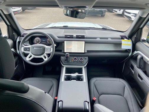 2025 Land Rover Defender 110 P400 S