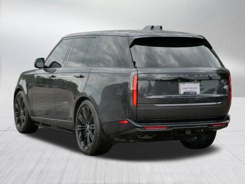 2023 Land Rover Range Rover P530 SE