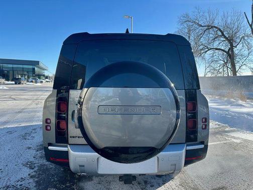 2025 Land Rover Defender 130 P300 S